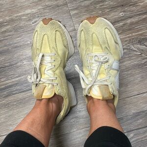 Women’s new balance 327